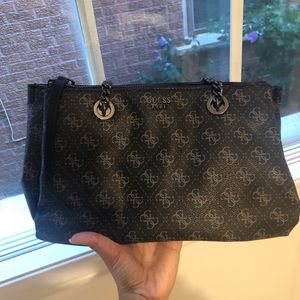 NEVER USED GUESS PURSE!